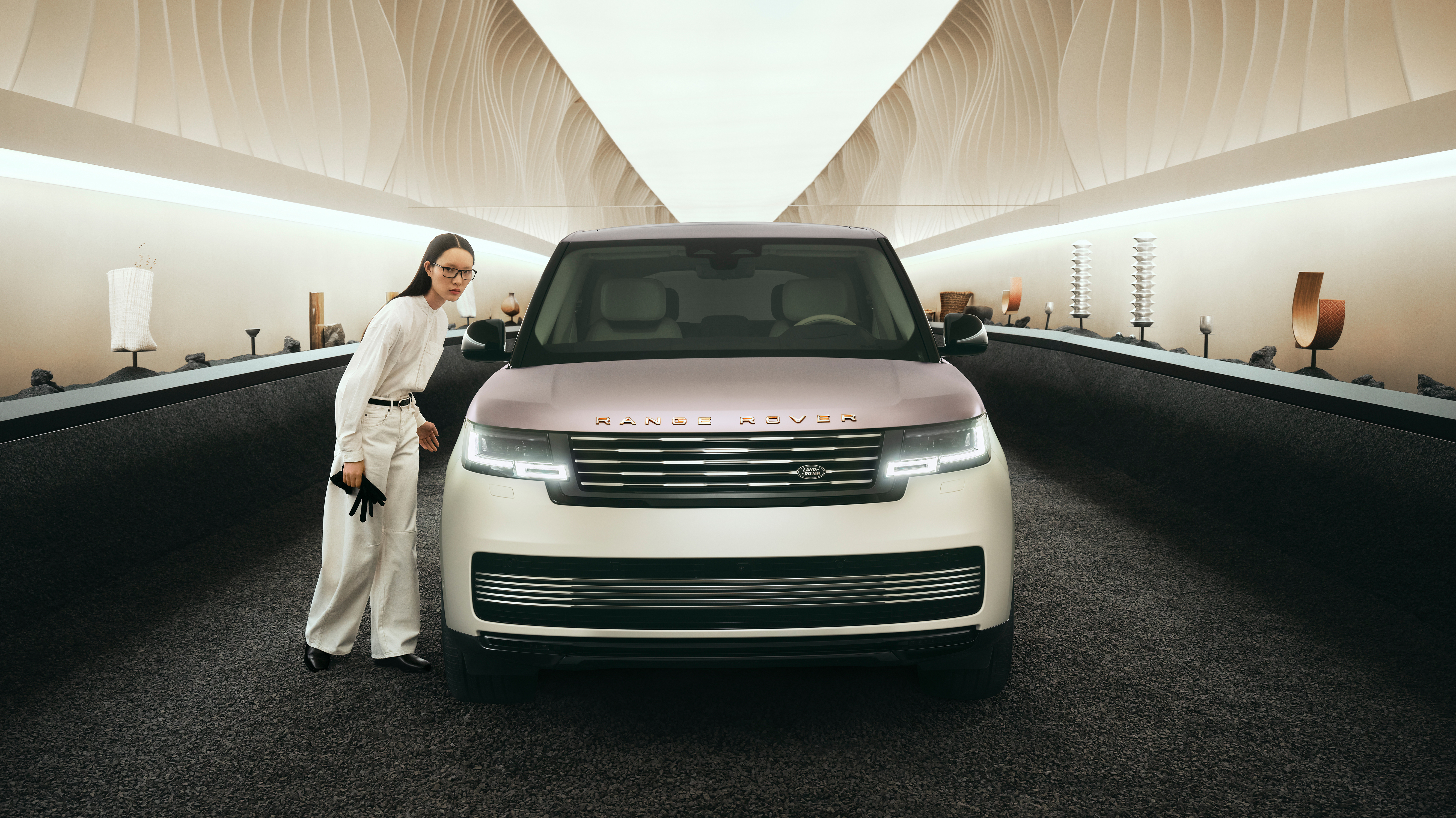 The current image has no alternative text. The file name is: range-rover-traces-mdw-26-memory-and-material